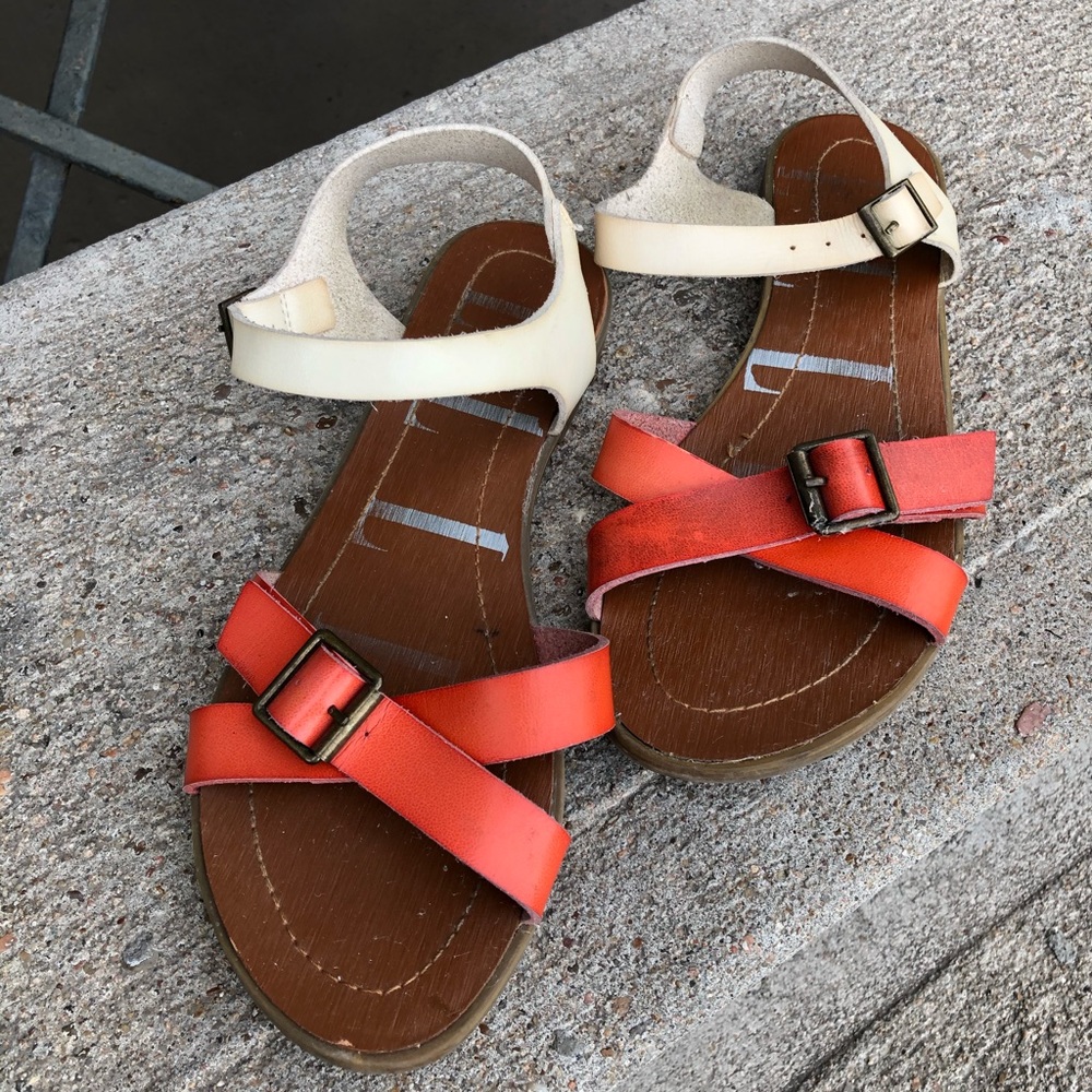 Elle Sandals